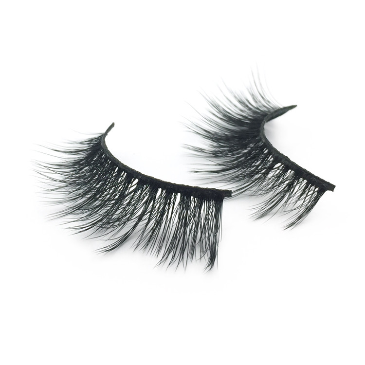 eyelashes vendors.jpg